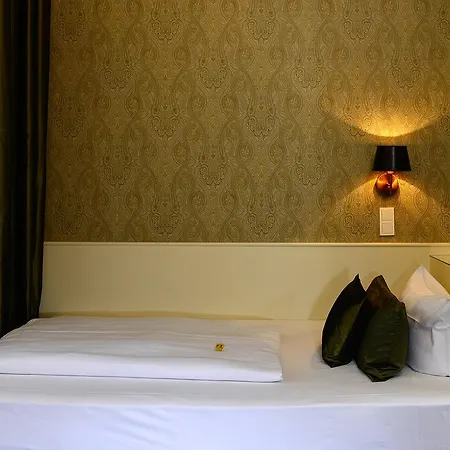 Domstern Hotel