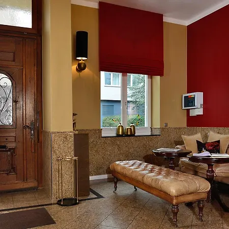 Hotel Domstern 3*
