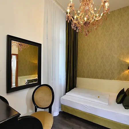 Domstern Hotel