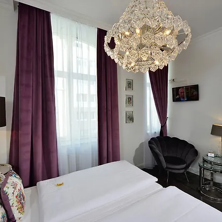 Domstern Hotel 3*