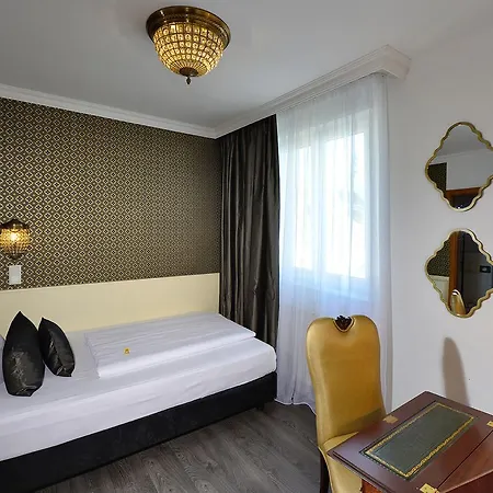 Hotel Domstern 3*