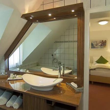 Allegro Hotel 4*