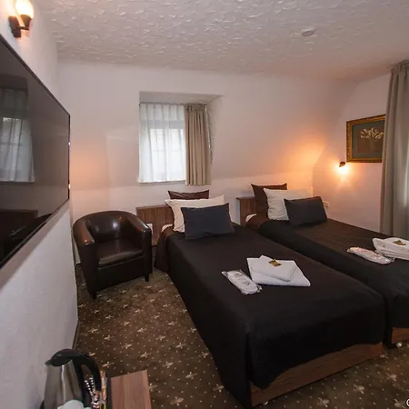 Hotel Und Restaurant Loewenbraeu 3*