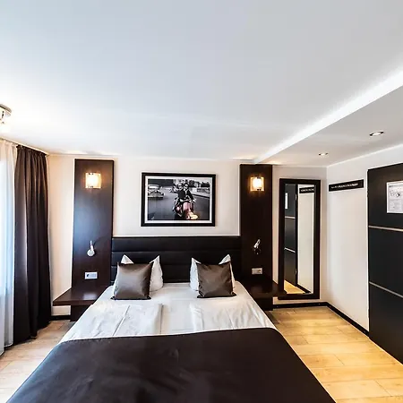 Mauritius Komfort In Der Altstadt Hotel Keulen