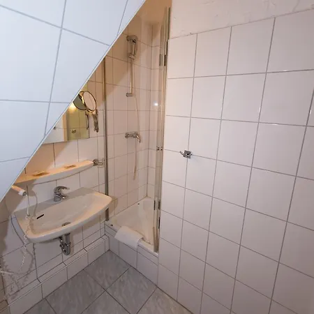 Und Restaurant Löwenbräu Hotell 3*