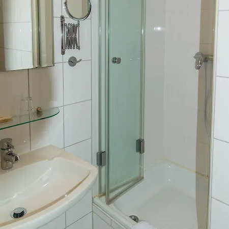 Und Restaurant Löwenbräu Hotell Köln