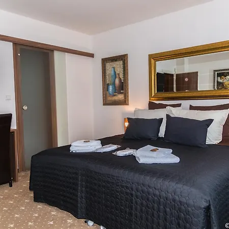 Hotel Und Restaurant Loewenbraeu Cologne