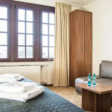 Hotel Und Restaurant Loewenbraeu Cologne