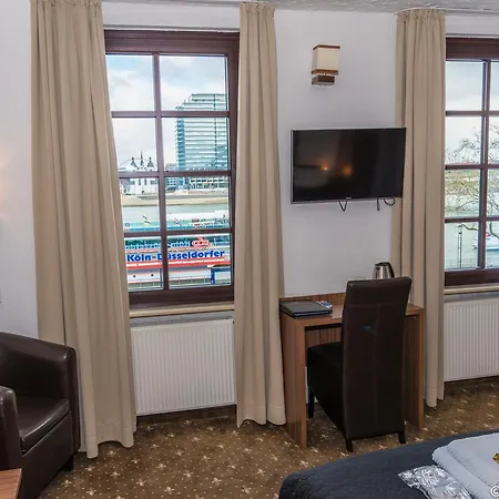 Und Restaurant Loewenbraeu Cologne