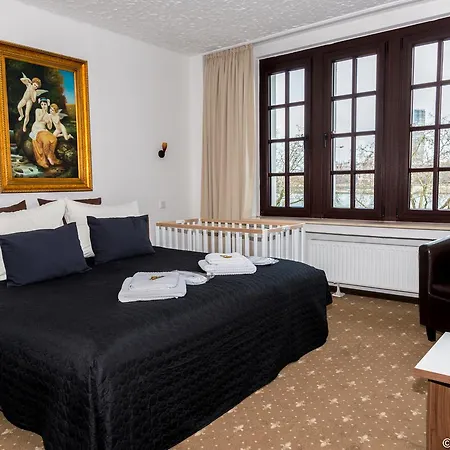 Und Restaurant Loewenbraeu Hotel 3*