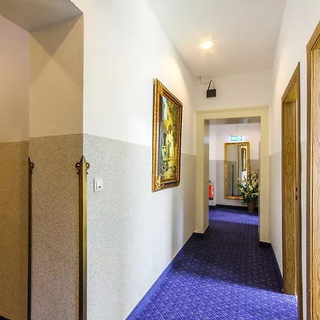 Weber Hotel 3*