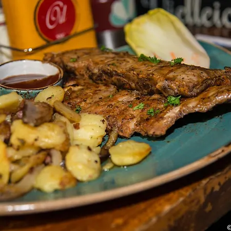 Und Restaurant Loewenbraeu 3* Cologne