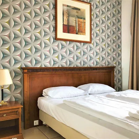 Moji Hotel 2*