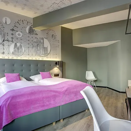 Hotel Boutique 003 Am Dom 3*