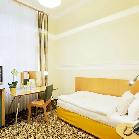 Classic Harmonie Hotel 3*
