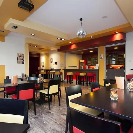 Hostal City-hostel Koeln-riehl Colonia