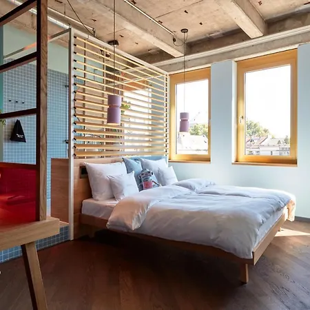 Hotel 25hours The Circle 4*