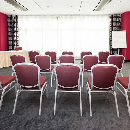 Plaza Premium 4* Cologne