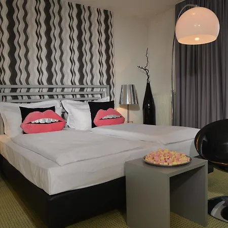 Hotel Friends 3*