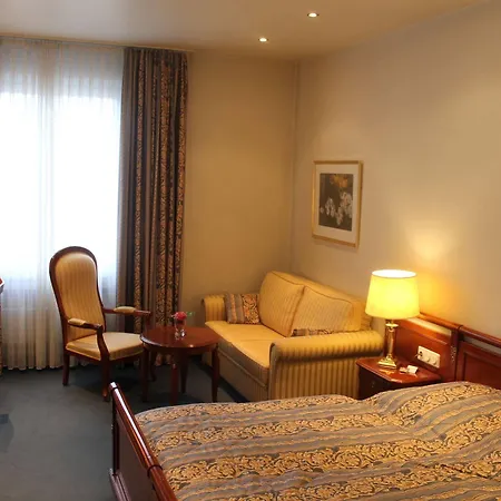 Tante Alma's Lasthaus Am Ring Hotel