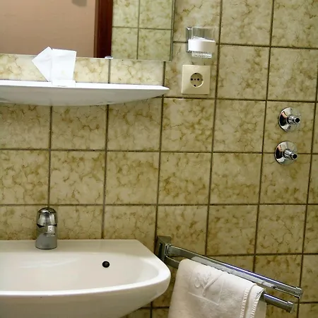 Tante Alma's Lasthaus Am Ring Hotel 3*