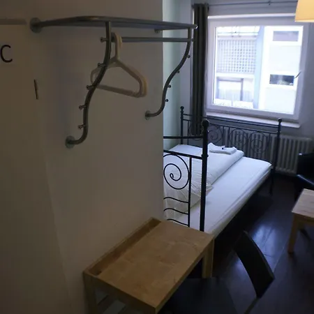 Station - For Backpackers