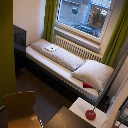 Hostel Station - For Backpackers *