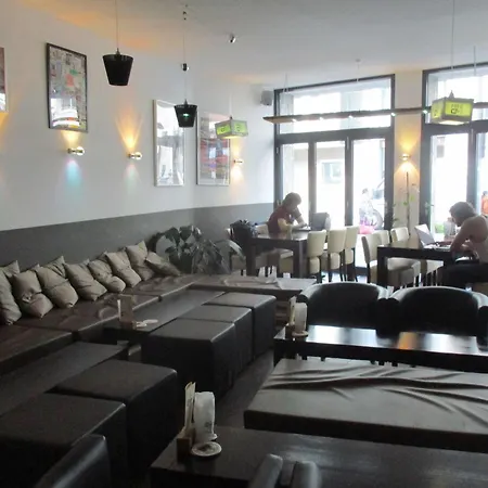 Hostel Station - For Backpackers