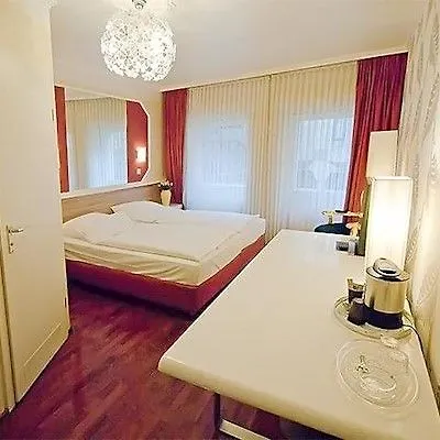 Boutique 003 Am Dom Hotel 3*