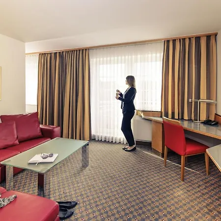 Mercure Friesenstrasse Hotel 4*