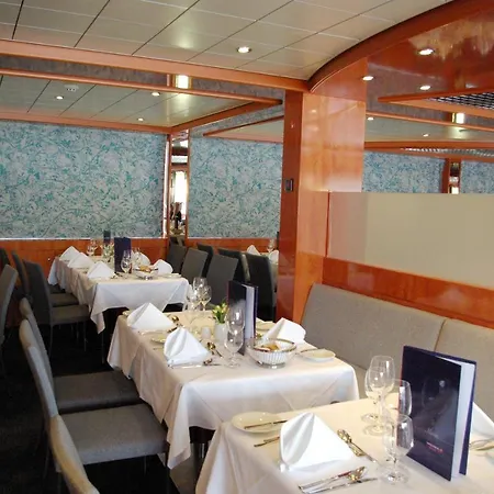 Fairtours Hotelschiff Travel Marvel Jewel***** Botel