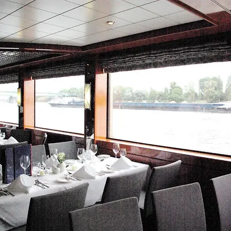 Botel Fairtours Hotelschiff Travel Marvel Jewel*****