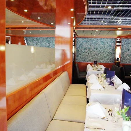 Fairtours Hotelschiff Travel Marvel Jewel***** Botel