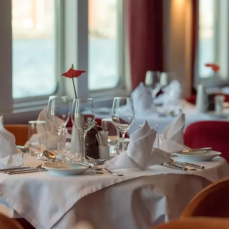 Botel Hotelships Holland - Ms Charles Dickens Cologne