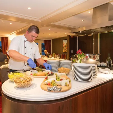 Hotelships Holland - Ms Charles Dickens 5*