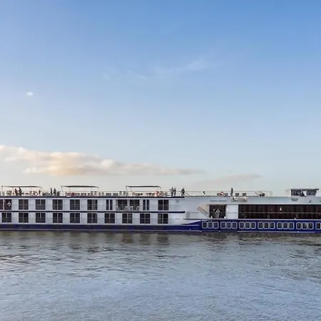Hotelships Holland - Ms Charles Dickens Botel 5*