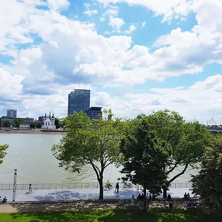Altstadthotel Hayk Am Rhein 3* Köln