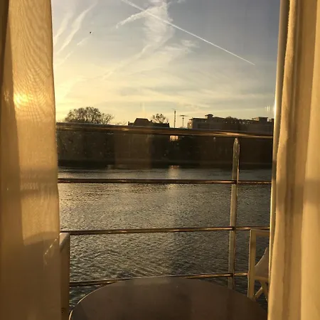 Select Ms Charles Dickens - Botel