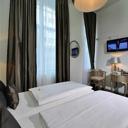Domstern Hotel 3*