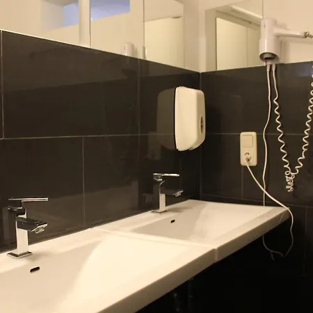 Station - For Backpackers *