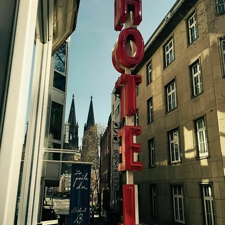 Dom Am Romerbrunnen Hotel