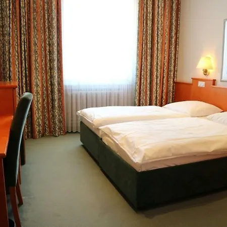 Hotel Tante Alma's Lasthaus Am Ring 3*