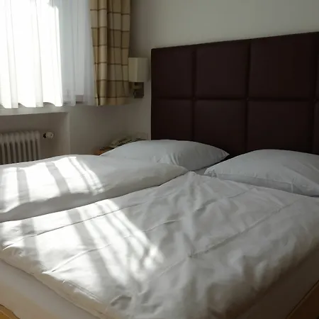 Kaiser Am Wiener Platz Hotel 3*