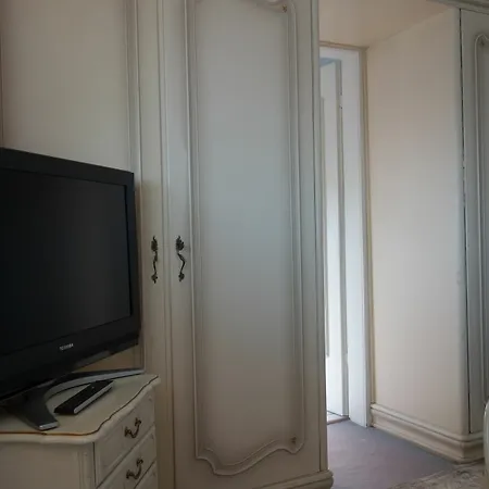 Hotel Kaiser Am Wiener Platz 3*