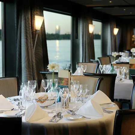 Crossgates Hotelship 4 Star - Altstadt - Köln