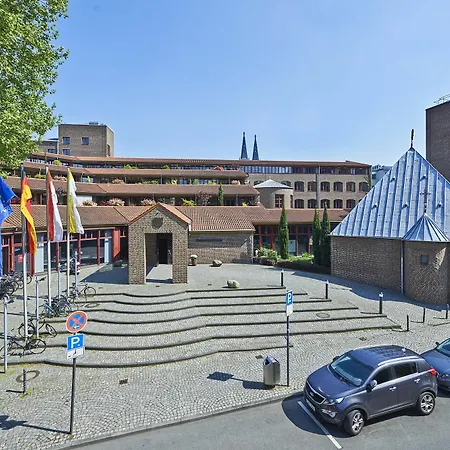 Maternushaus 4*