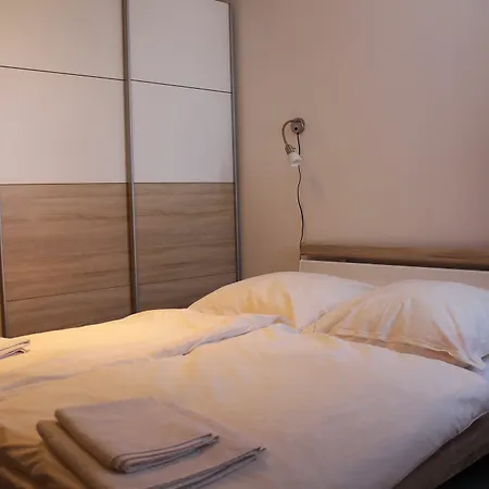 Lipp Aparthotel 2*