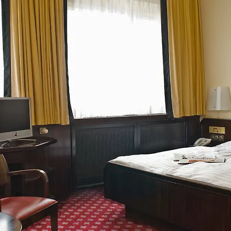 Savoy Hotel 4*