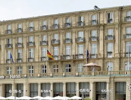 Hotel Dom Am Romerbrunnen 3*