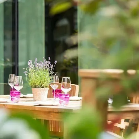 Ameron Regent Hotel